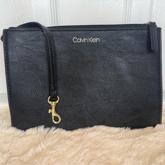 Calvin Klein Accessories - CALVIN KLEIN WRISTLET/POUCH BLACK